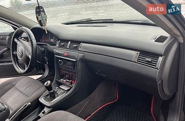 Седан Audi A6 2002 в Хотине