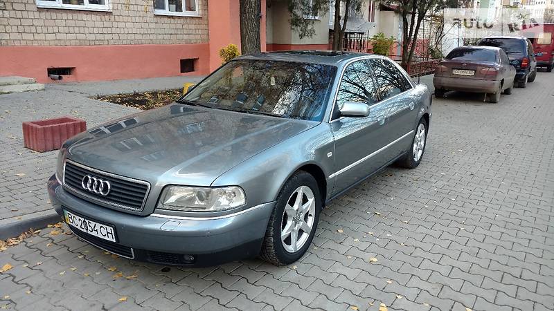 Седан Audi A8