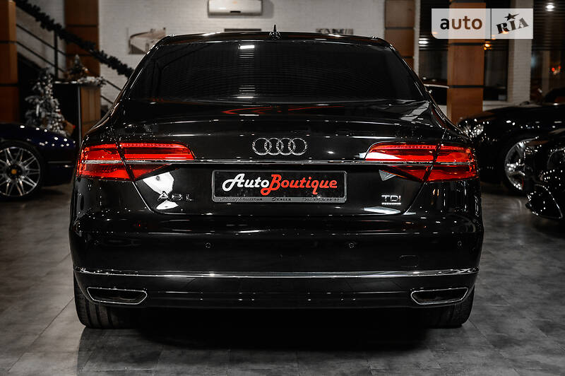Седан Audi A8 2017 в Одесі