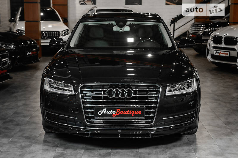 Седан Audi A8 2017 в Одесі