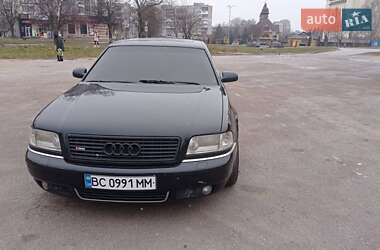 Audi A8  2002