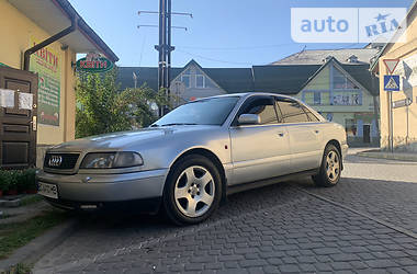 Audi A8  1997