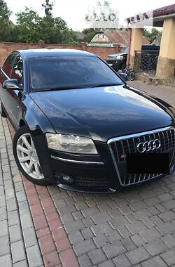 Audi A8  2005