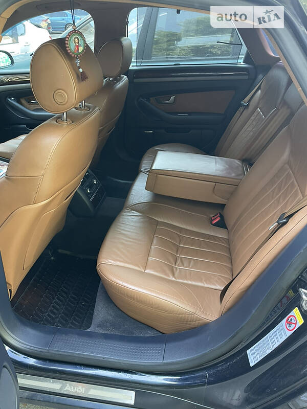 Седан Audi A8 2004 в Киеве
