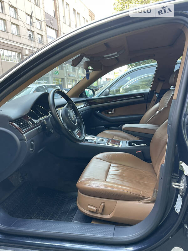 Седан Audi A8 2004 в Киеве