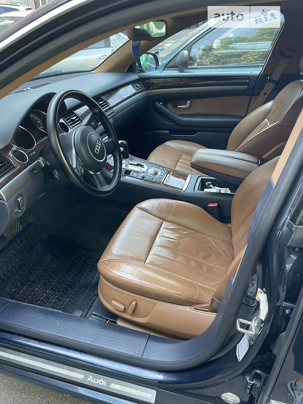 Седан Audi A8 2004 в Киеве
