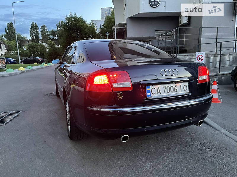 Седан Audi A8 2004 в Киеве