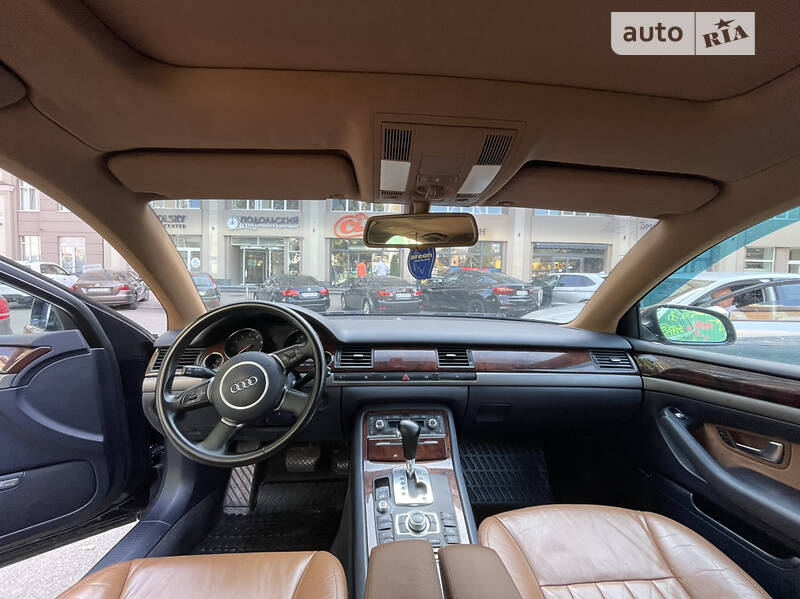 Седан Audi A8 2004 в Киеве