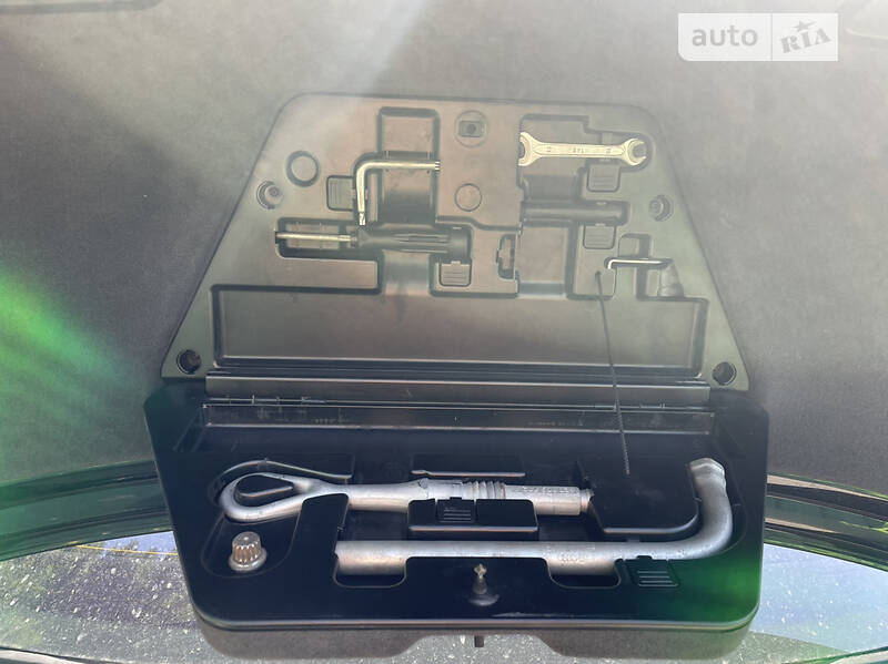 Седан Audi A8 2004 в Киеве