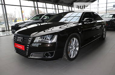 Audi A8  2012