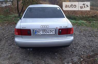 Audi A8  1997