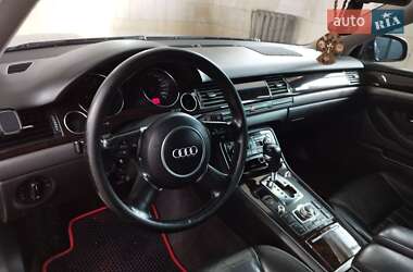 Audi A8  2002