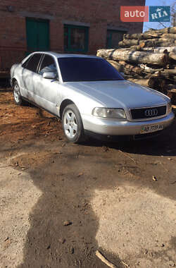 Audi A8  2001