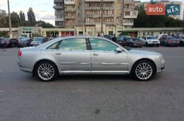 Audi A8  2004