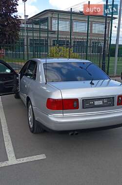 Audi A8 2001