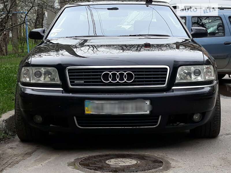 Седан Audi A8