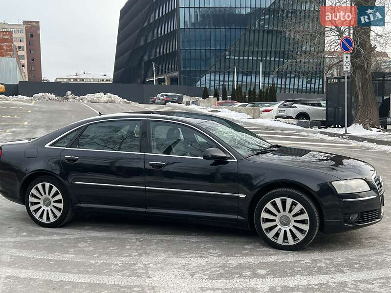 Audi A8 2004
