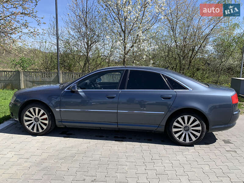 Седан Audi A8 2003 в Калуші