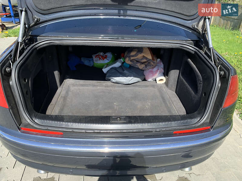 Седан Audi A8 2003 в Калуші