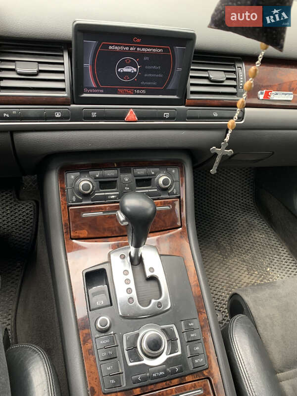 Седан Audi A8 2003 в Калуші