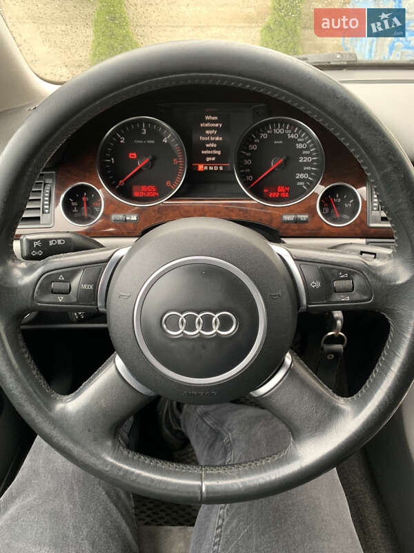 Седан Audi A8 2003 в Калуші
