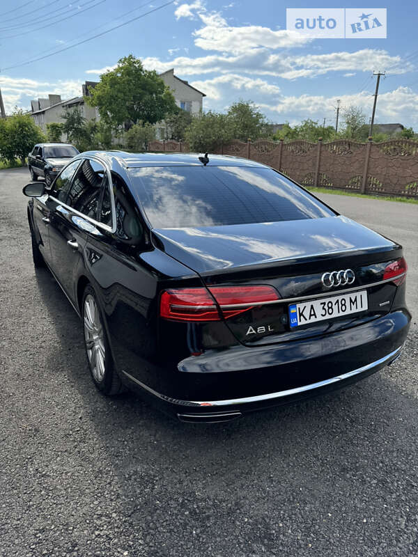 Седан Audi A8 2014 в Ивано-Франковске
