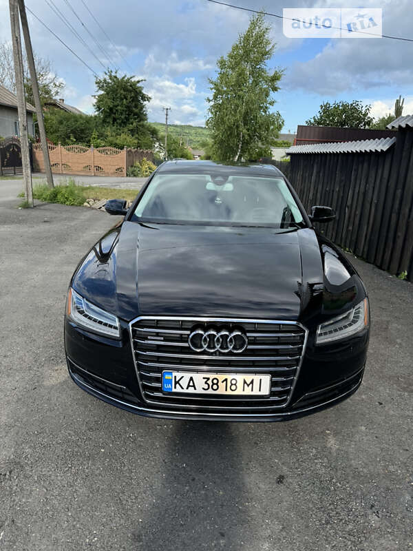 Седан Audi A8 2014 в Ивано-Франковске
