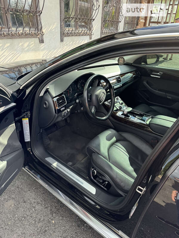Седан Audi A8 2014 в Ивано-Франковске
