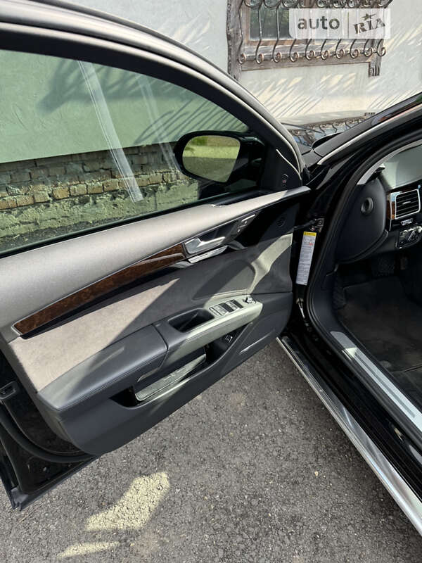 Седан Audi A8 2014 в Ивано-Франковске
