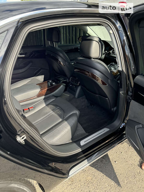 Седан Audi A8 2014 в Ивано-Франковске