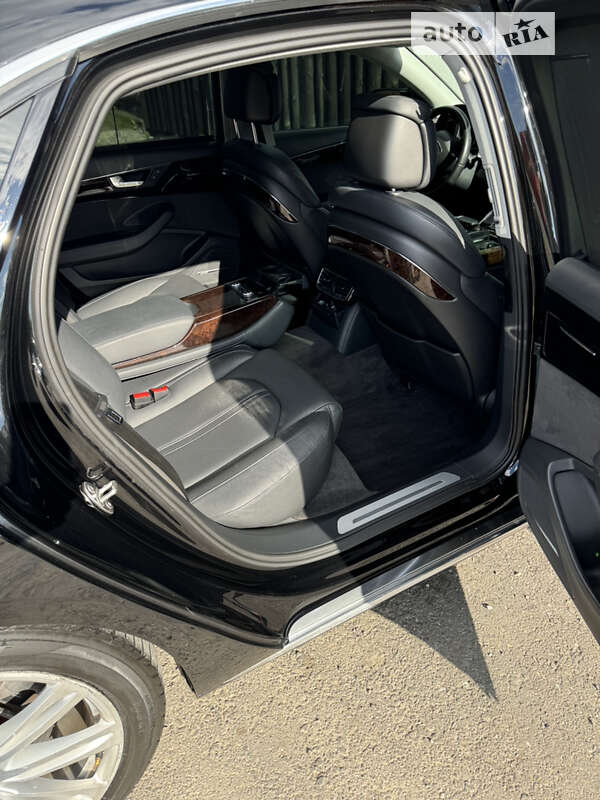 Седан Audi A8 2014 в Ивано-Франковске