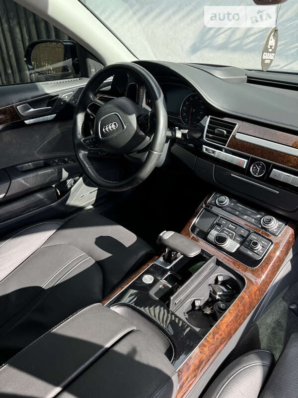 Седан Audi A8 2014 в Ивано-Франковске