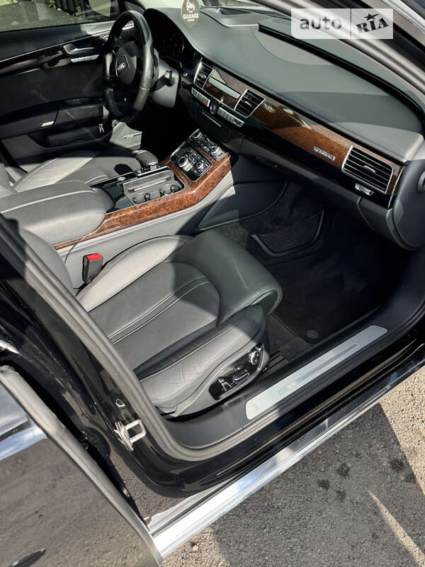 Седан Audi A8 2014 в Ивано-Франковске