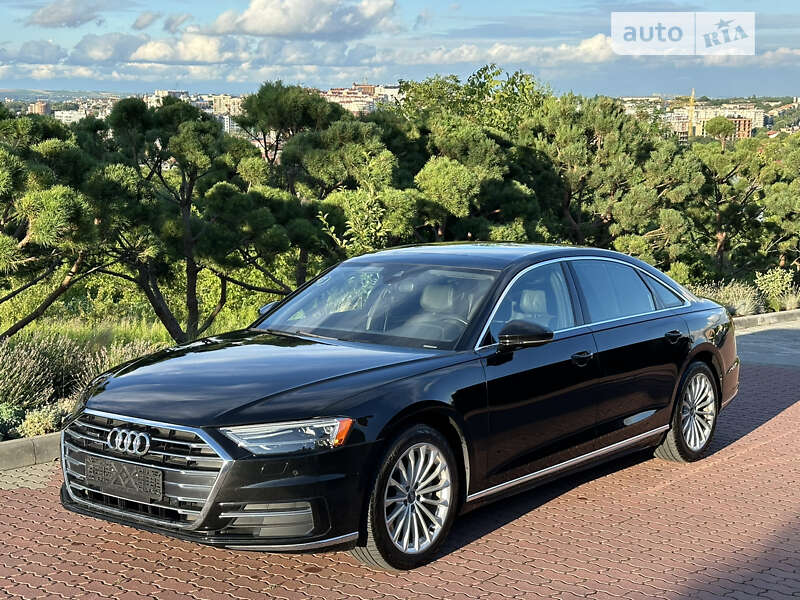 Седан Audi A8 2018 в Черновцах