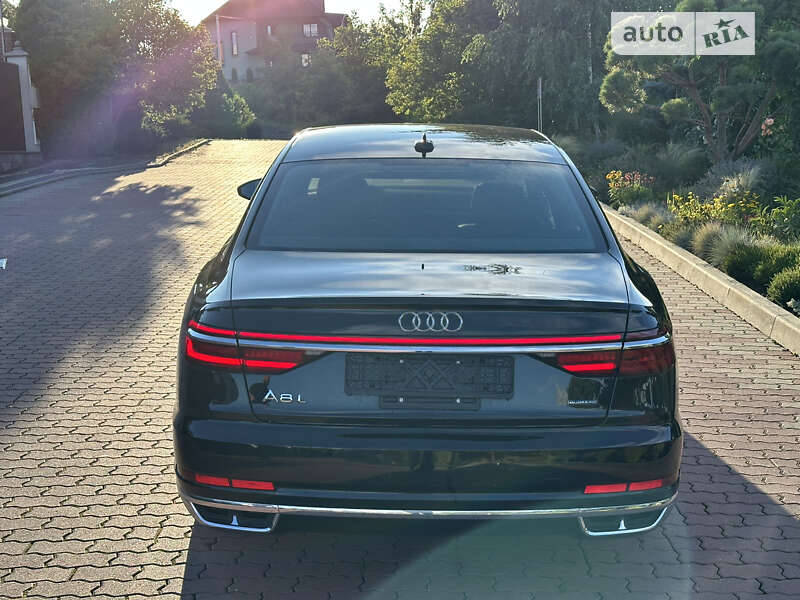 Седан Audi A8 2018 в Черновцах