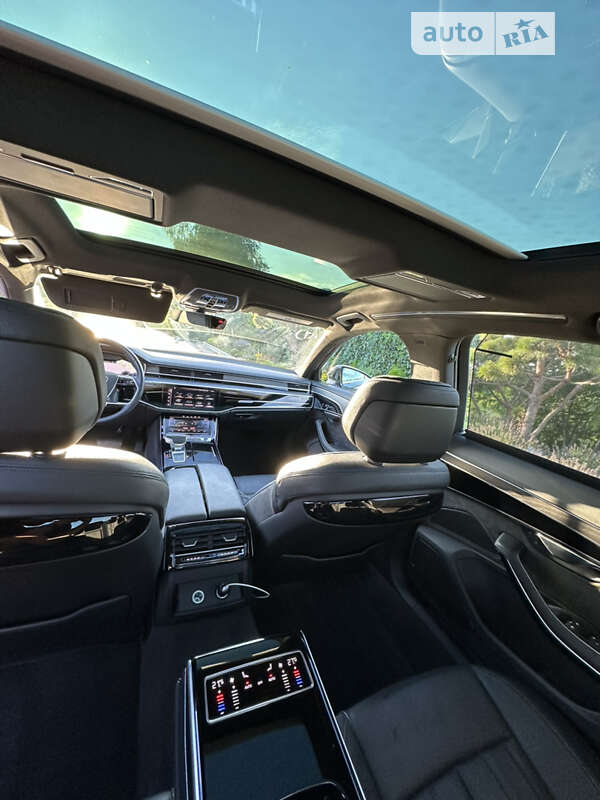 Седан Audi A8 2018 в Черновцах