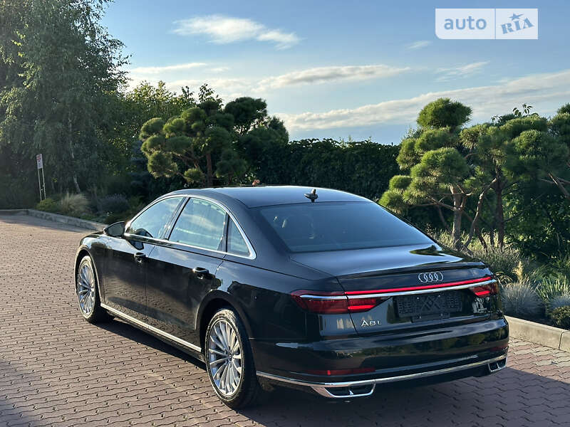 Седан Audi A8 2018 в Черновцах