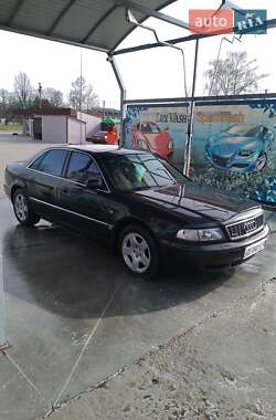 Audi A8  1995