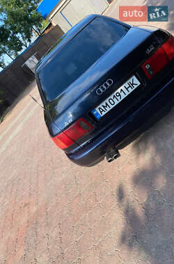 Audi A8  1995