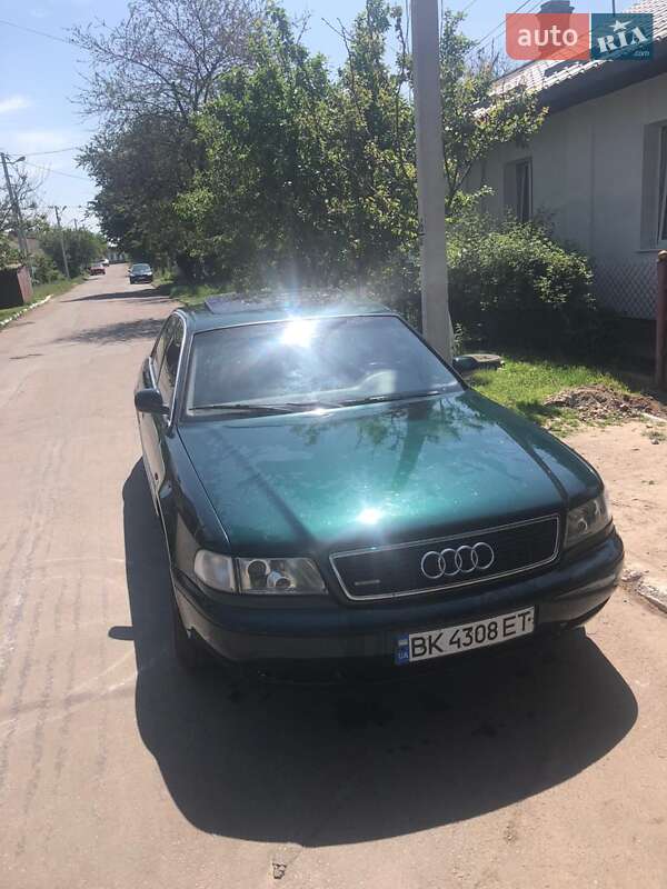 Audi A8 1996 року в Рівному