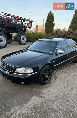 Audi A8  2000