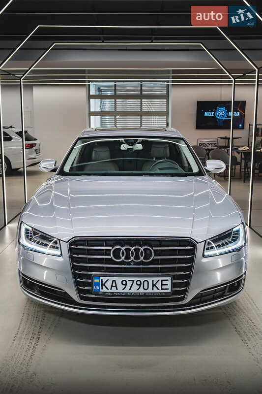 Седан Audi A8 2014 в Киеве фото Седан Audi A8 2014 в Киеве