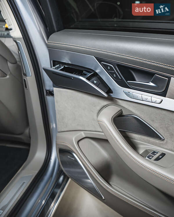 Седан Audi A8 2014 в Киеве фото 24 Седан Audi A8 2014 в Киеве