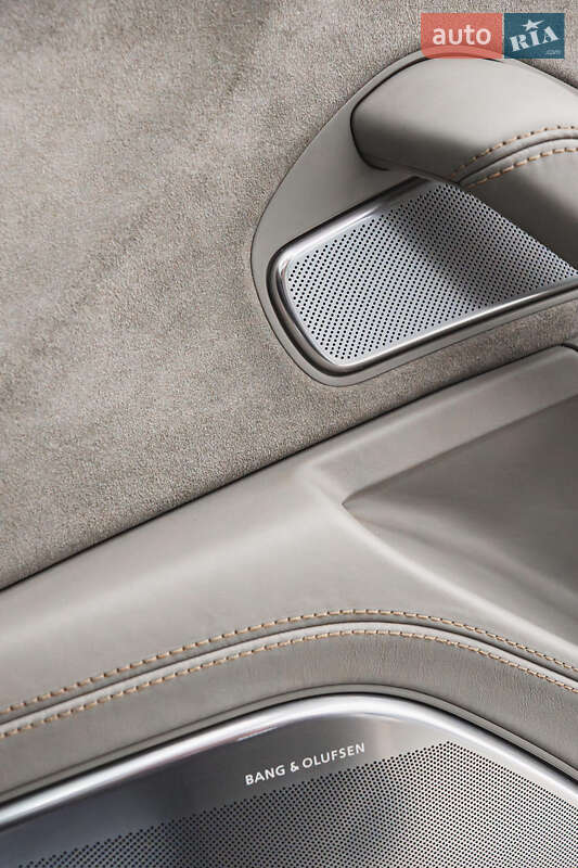 Седан Audi A8 2014 в Киеве фото 28 Седан Audi A8 2014 в Киеве