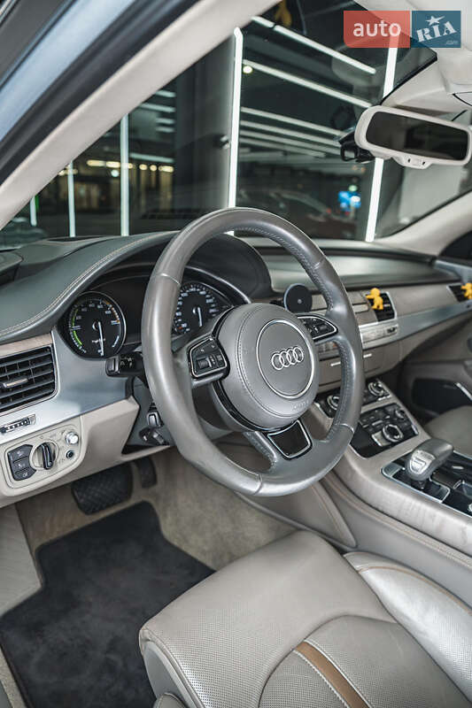 Седан Audi A8 2014 в Киеве фото 33 Седан Audi A8 2014 в Киеве