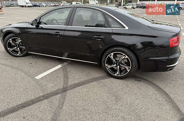 Audi A8  2012