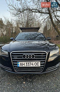 Седан Audi A8 2014 в Львові