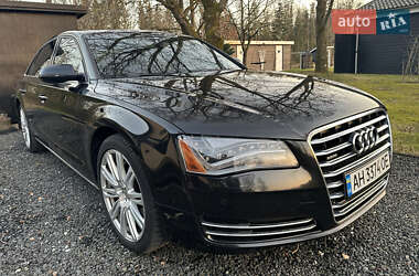 Седан Audi A8 2014 в Львові