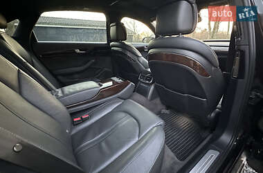 Седан Audi A8 2014 в Львові