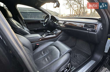 Седан Audi A8 2014 в Львові